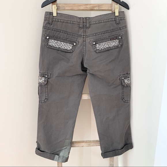 Miss Me Grey Studded Cotton Cargo Capris NWT Size 27 - Picture 8 of 13